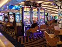 Recenzia diaľničného kasína, skóre kasínový bonus, jama v amfiteátri hollywoodskeho kasína